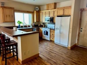 Köök või kööginurk majutusasutuses Skyliner Trails home