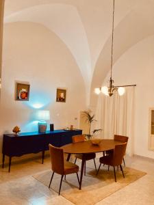 Imagen de la galería de Maison de charme à 2 pas du centre historique, en Mesagne