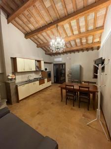 A kitchen or kitchenette at Residenza Collina Riccione Cielo