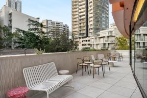 Μπαλκόνι ή βεράντα στο Urban Rest Parramatta Apartments