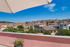 Výhľad na mesto Mali Lošinj alebo výhľad na mesto priamo z apartmánu