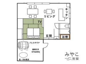 un plan d'étage d'une maison avec des caractères chinois dans l'établissement Villa Miyako 源泉かけ流し客室温泉ヴィラ みやこ別邸, à Goto