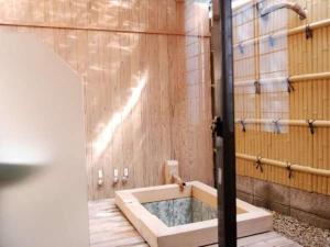 Vannituba majutusasutuses AtamiOnsen Nagahamaen