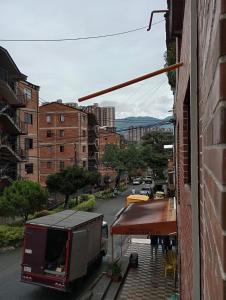 Imagem da galeria de Habitación # 2 Moderna y Cómoda em Bello