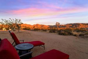 Gallery image of 5 Acres Hot Tub & Pool 3 Min To Park Game Room in Joshua Tree