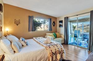 Gallery image of 5 Acres Hot Tub & Pool 3 Min To Park Game Room in Joshua Tree