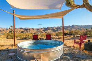 Gallery image of 5 Acres Hot Tub & Pool 3 Min To Park Game Room in Joshua Tree +69 photos