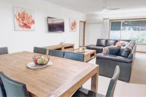 Paringa Riverside Resort的休息区