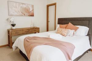 Paringa Riverside Resort客房内的一张或多张床位