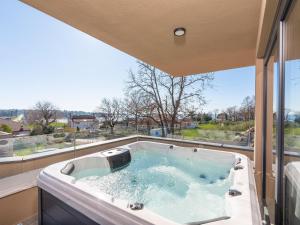 Gallery image of Apartment in Istria with Sea View & Bubble Bath in Karigador