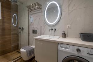 Koupelna v ubytování Evelina Luxury Suites in Corfu + 37 fotografií