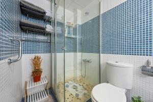 Koupelna v ubytování Edificio Simancas + 12 fotografií