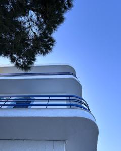 Balkón nebo terasa v ubytování Sea-front Cozy Apartment