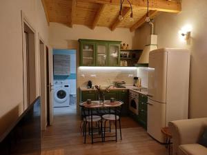 Kuchyň nebo kuchyňský kout v ubytování Berry House Nikiti + 12 fotografií