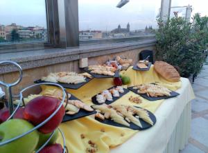 Comida no hotel ou em algum lugar perto