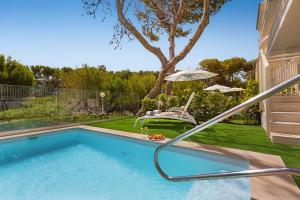 Бассейн в VIVA Cala Mesquida Suites & Spa Adults Only 16 или поблизости