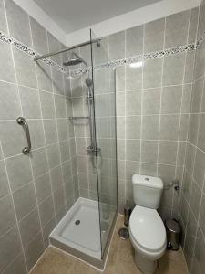 Phòng tắm tại Bonito Estudio en San Isidro bien situado