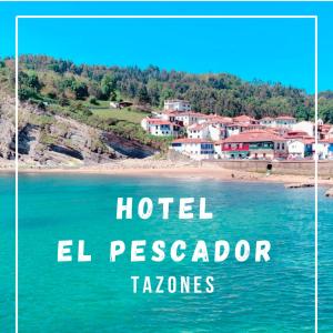 - une vue sur l'hôtel el pescador depuis la plage dans l'établissement Hotel El Pescador, à Tazones