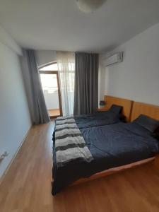 Postel nebo postele na pokoji v ubytování Beautiful 3 Room Apartment with Pool and Sea view Aheloy