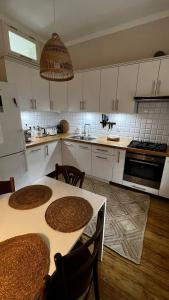 Η κουζίνα ή μικρή κουζίνα στο JINJU 12 apartment