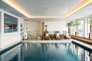 Bazén v ubytování A-ROSA Collection Hotel Thurnher's Alpenhof nebo v jeho okolí