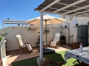Fotografia z galérie ubytovania PLAYA ALMENARA ATICO DUPLEX VISTAS AL MAR Y MONTAÑA WIFI,PISCINA a v destinácii Almenara