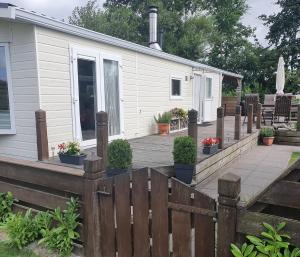 Taman di luar Chalet in Lauwersoog