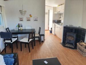 Kuchyň nebo kuchyňský kout v ubytování Chalet in Lauwersoog
