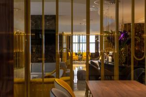 VIP Executive Suites do Marquês Hotel的休息区
