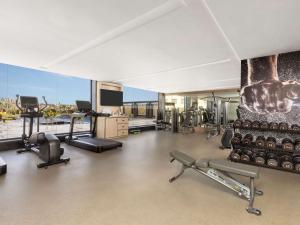 Fitness centrum a/nebo fitness zařízení v ubytování Novotel Jaipur Convention Centre