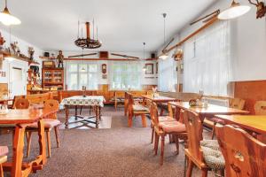 מסעדה או מקום אחר לאכול בו ב-Martinova bouda