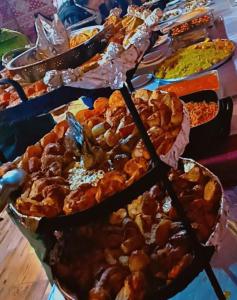 Φαγητό σε αυτό το καταφύγιο ή κάπου εκεί κοντά +32 φωτογραφίες