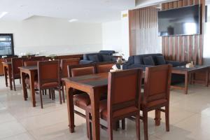 TV i/ili multimedijalni sistem u objektu Galaxy Garden Resort