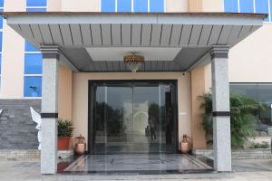 Fasada ili ulaz u objekat Galaxy Garden Resort