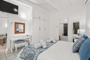 Μια τηλεόραση ή/και κέντρο ψυχαγωγίας στο San Lameer 2841 -2 Bedroom Standard - 4 pax - San Lameer Rental Agency