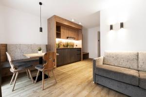 Posezení v ubytování Zur Brücke apartments and rooms - Your home in heart of South Tyrol, with Brixencard
