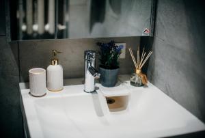 Φωτογραφία από το άλμπουμ του Cozy apartment in city center στη Ρίγα