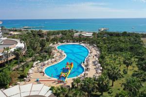 Bazén v ubytování Seaden Sea World Resort & Spa nebo v jeho okolí