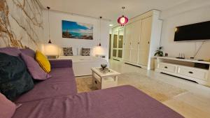 Μια τηλεόραση ή/και κέντρο ψυχαγωγίας στο Airport Residence 3