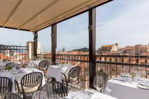 Ein Balkon oder eine Terrasse in der Unterkunft Boutique Hotel Stari Grad
