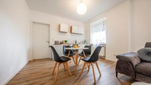 Posezení v ubytování WineDesign Boxspring 8 Pers BASF Nähe Ludwigshafen und Mannheim