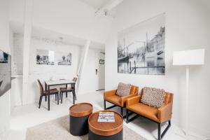 Posezení v ubytování YAYS Amsterdam Salthouse Canal by Numa + 37 fotografií