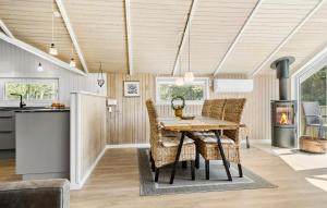 Nhà bếp/bếp nhỏ tại Holiday Home Ringvejen Iv Denmark