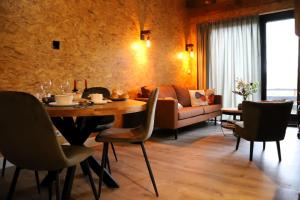 Restorāns vai citas vietas, kur ieturēt maltīti, naktsmītnē Mimosa bed & breakfast in IJsselmuiden