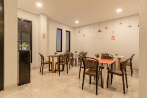 אזור ישיבה ב-Monggo Mampir Tanjung Duren By Reccoma