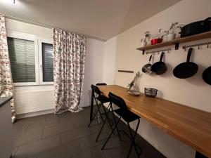 Ett kök eller pentry på Spacious apartment