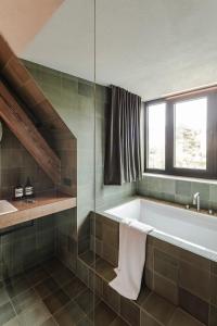 Koupelna v ubytování Lukas Kapeller Hotel und Restaurant + 37 fotografií
