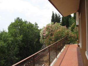 A balcony or terrace at VILLA GHIANDARE