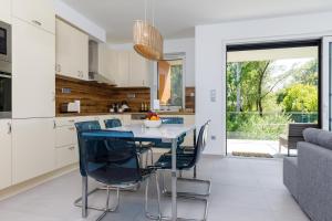 Kuchyň nebo kuchyňský kout v ubytování Blue4 Apartment