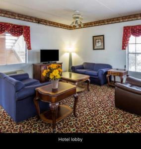 A seating area at Econolodge inn & suites